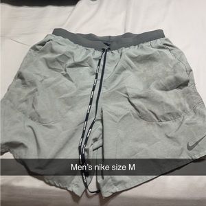 Men’s Nike shorts size medium